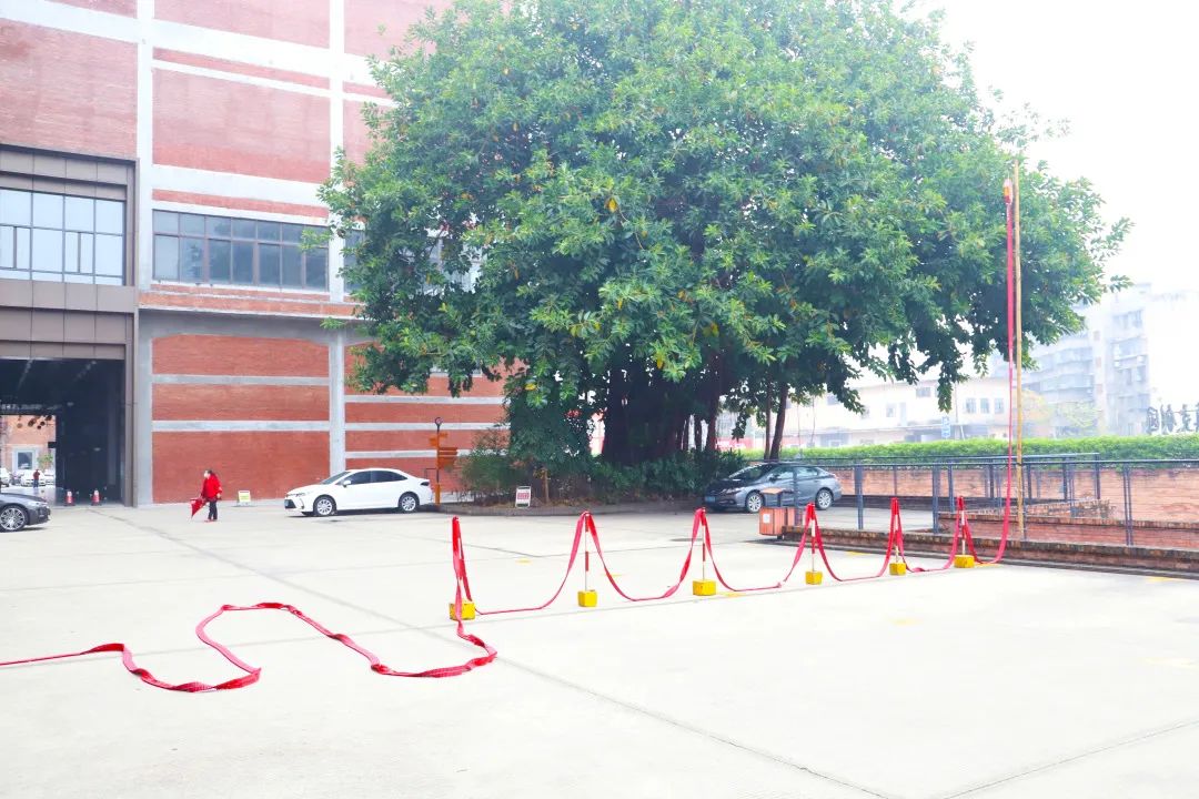 南宫28陶瓷总部营销中心鞭炮齐鸣